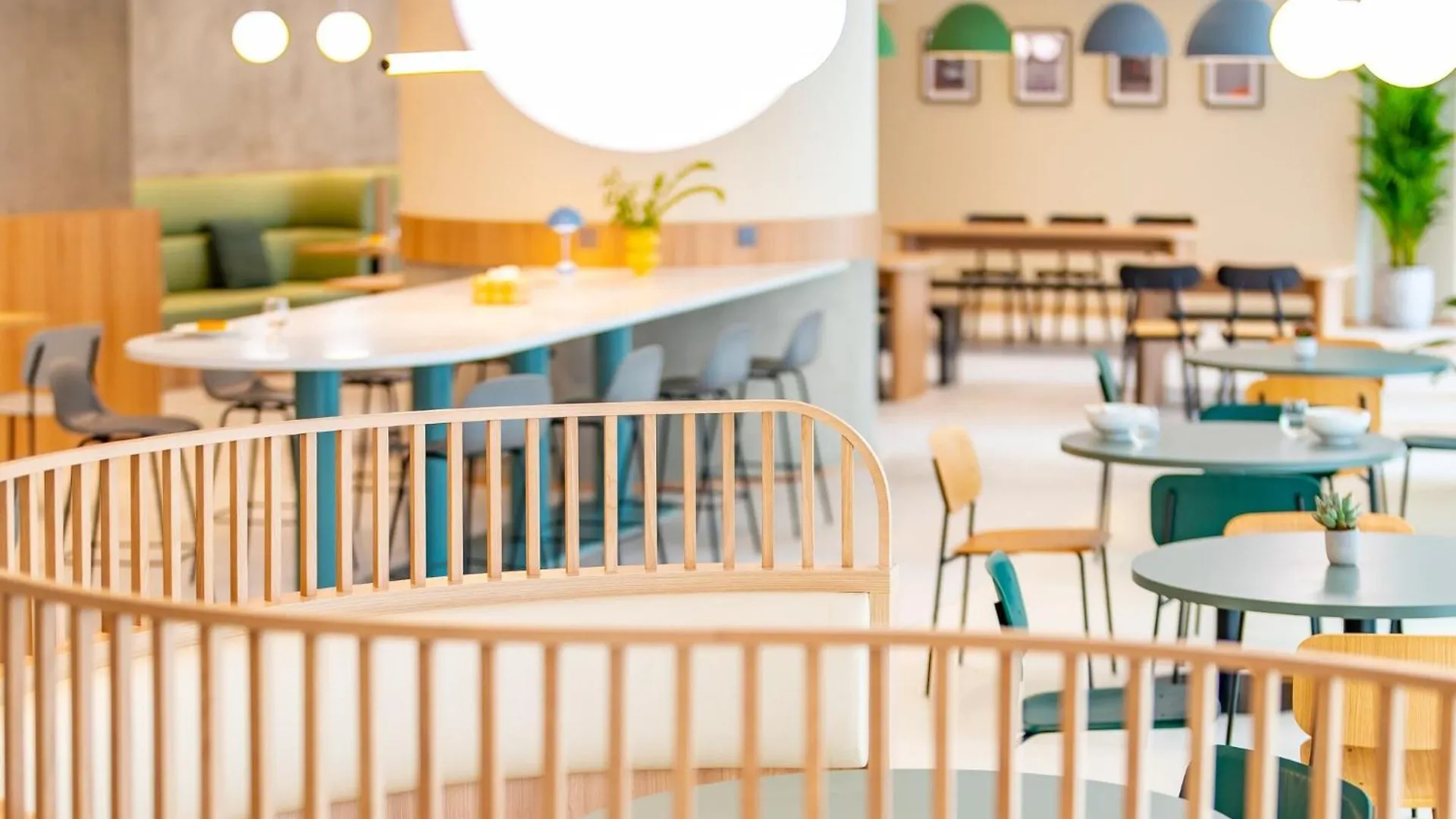 Weave Studios - Kowloon West Hong Kong Aparthotel